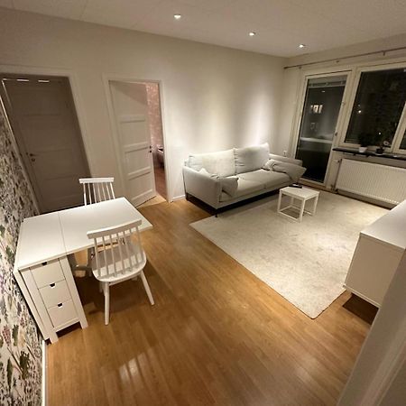 Modern Central Gothenburg Apartment With Balconies And Full Kitchen For Up To 5 Guests Dış mekan fotoğraf