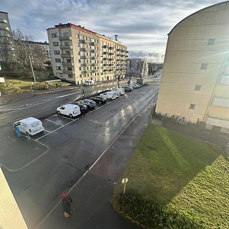 Modern Central Gothenburg Apartment With Balconies And Full Kitchen For Up To 5 Guests Dış mekan fotoğraf