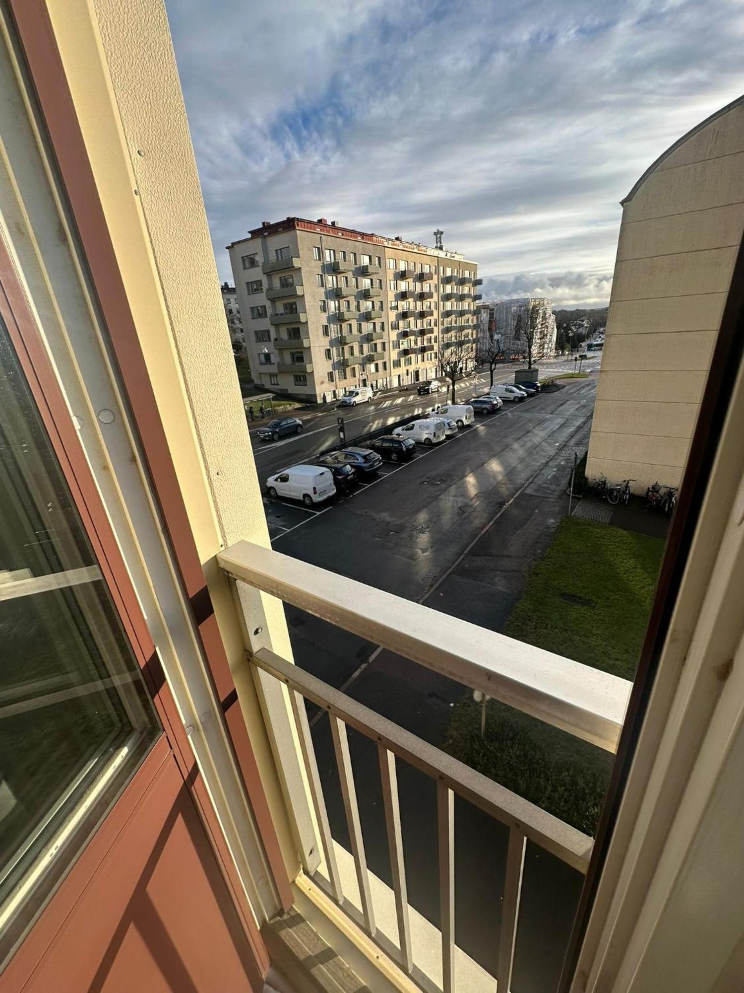 Modern Central Gothenburg Apartment With Balconies And Full Kitchen For Up To 5 Guests Dış mekan fotoğraf